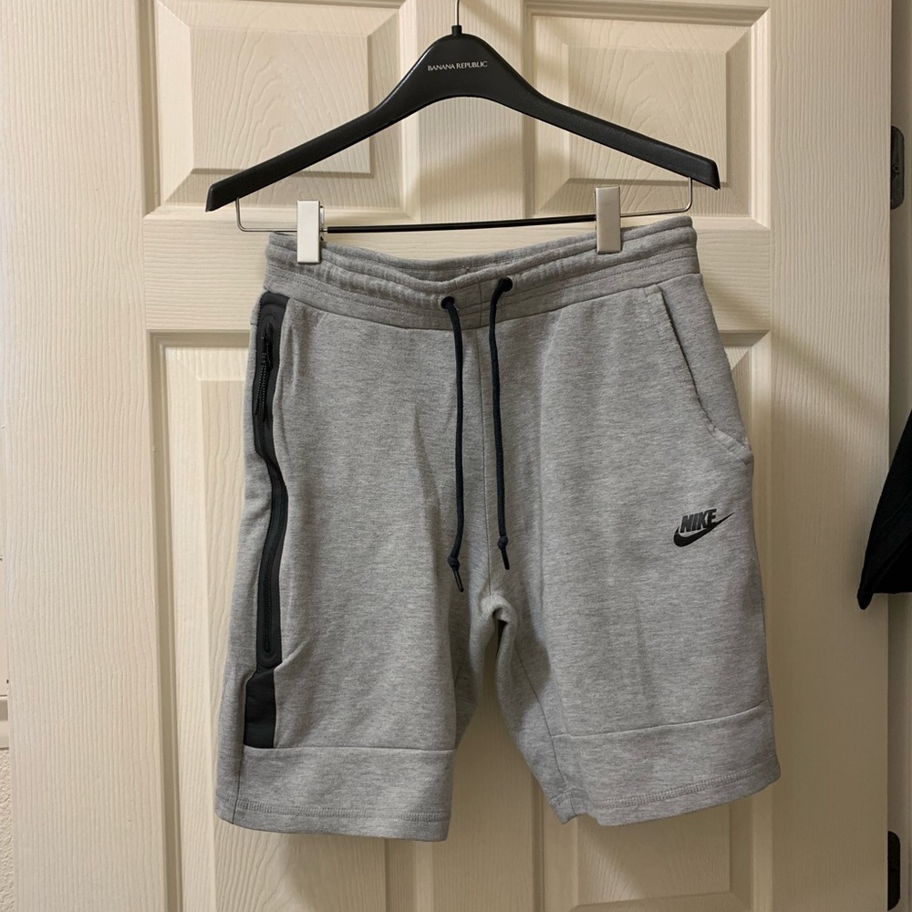 COPY - Nike tech fleece shorts